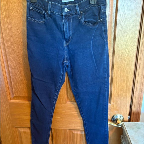 Levi's Women's Dark Indigo Jeans - Picture 4 of 4